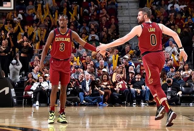 担了重要职 担了重要职